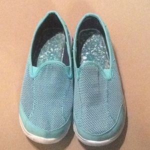 Danskin blue atheletic shoes